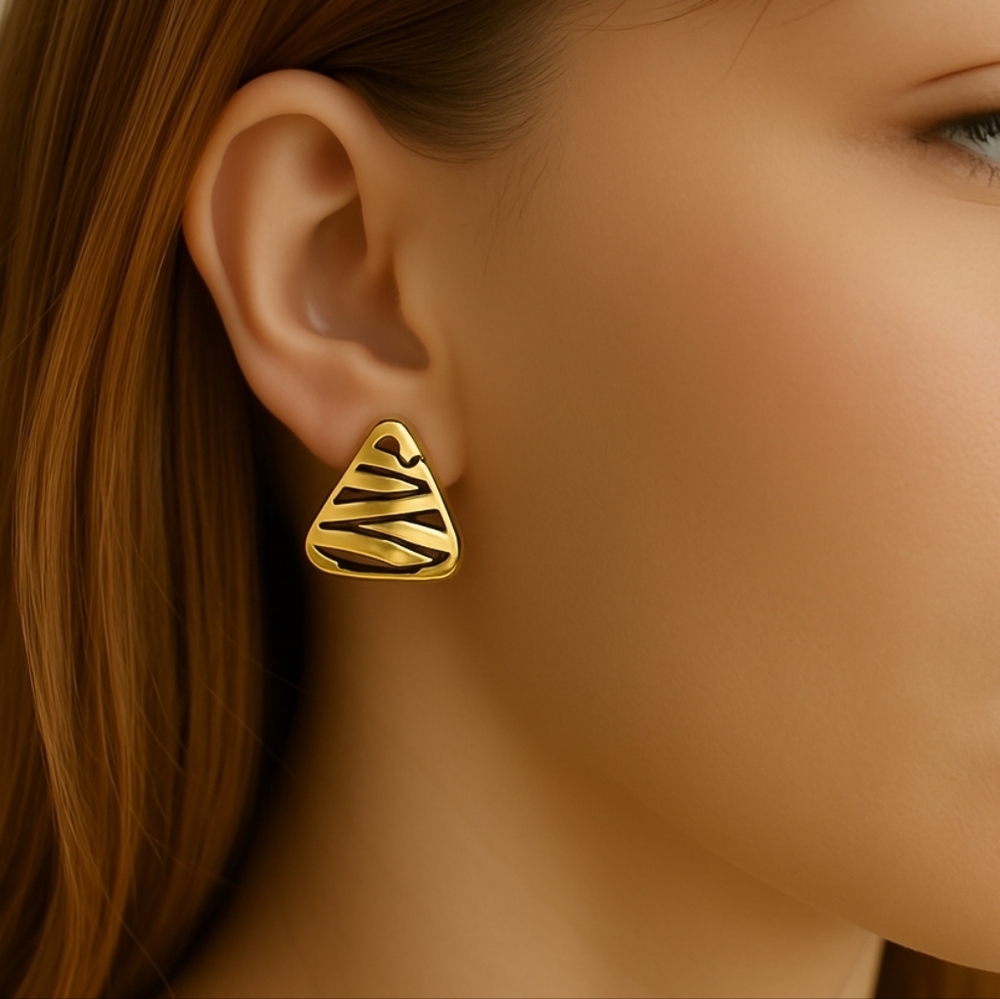 Bold Gold Tone Zebra Print Stud Earrings – Retro Animal Print Statement Jewelry